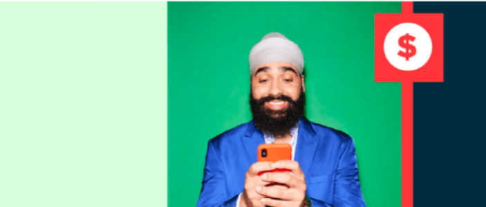 image de deux personnes sur un ordinateur portable